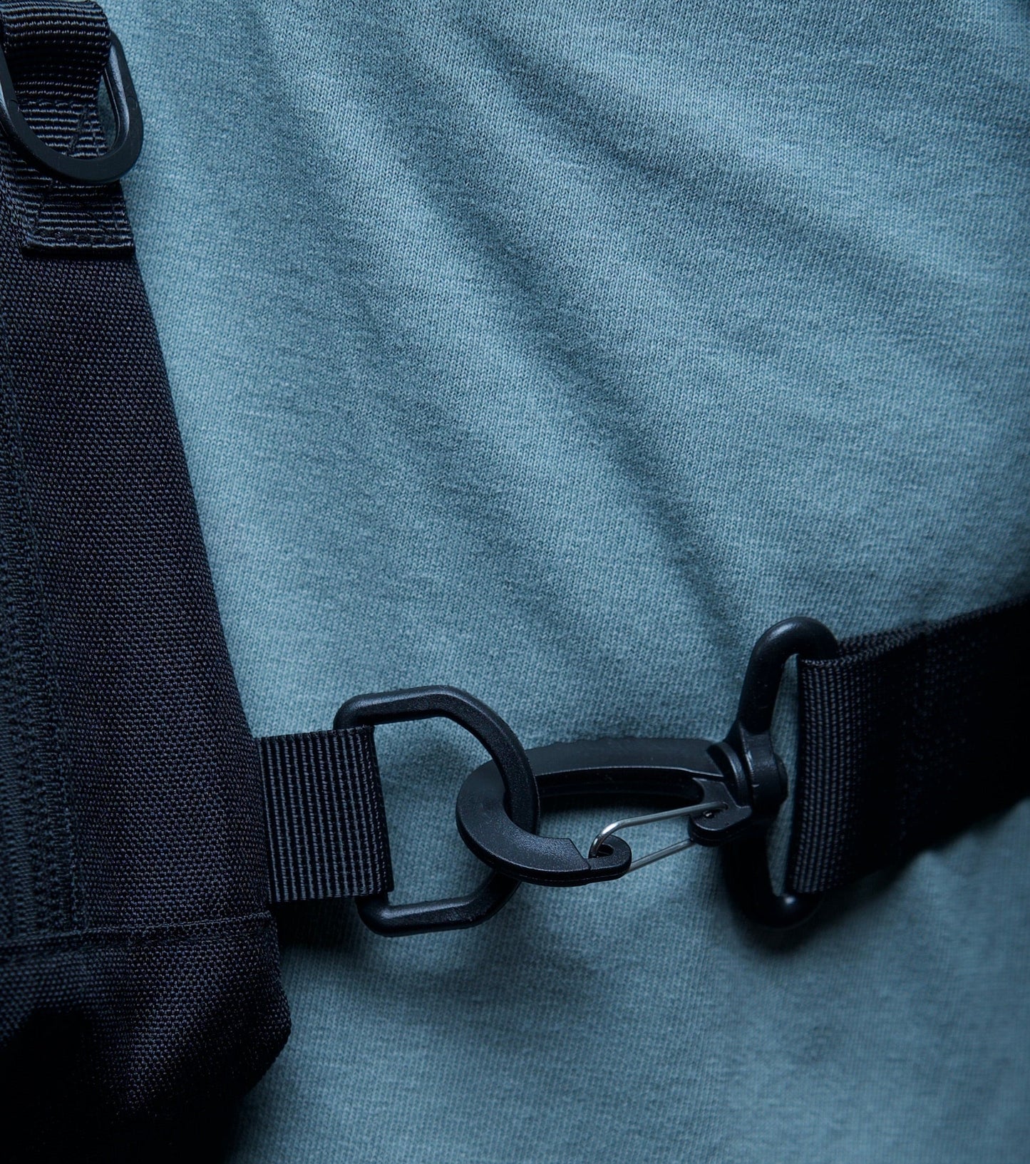 The Collection Bag – Zwart – buckle systeem zijkant